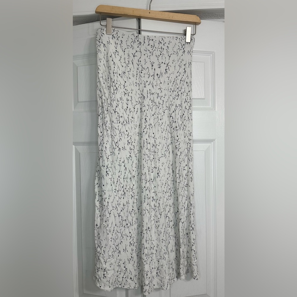 H&M White and Black Flower Skirt